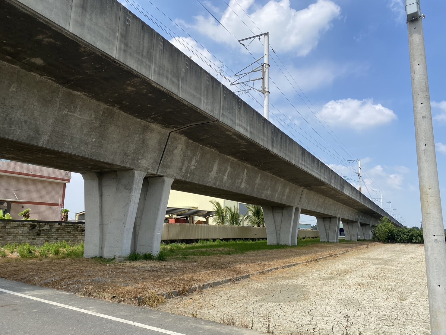 高雄台39線南延仁武案，起點為高雄阿蓮區台28線環球路銜接、闢建高鐵橋下道路，終點為仁武區水管路，總長約20.8公里。記者陳弘逸／攝影 