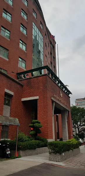 對於林女可憐遭遇，新北市三重警分局偵查隊長，私下成立「三重分局幫助弱勢」LINE群組，共同找尋物資協助林女度過難關。記者曾伯愷／攝影