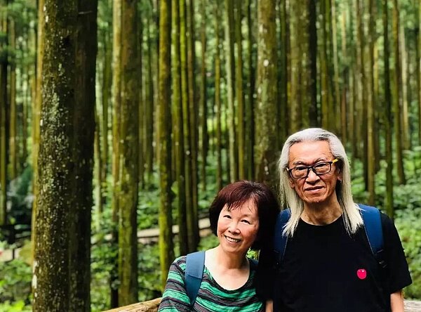 林秋離與老婆熊美玲。 圖／擷自臉書
