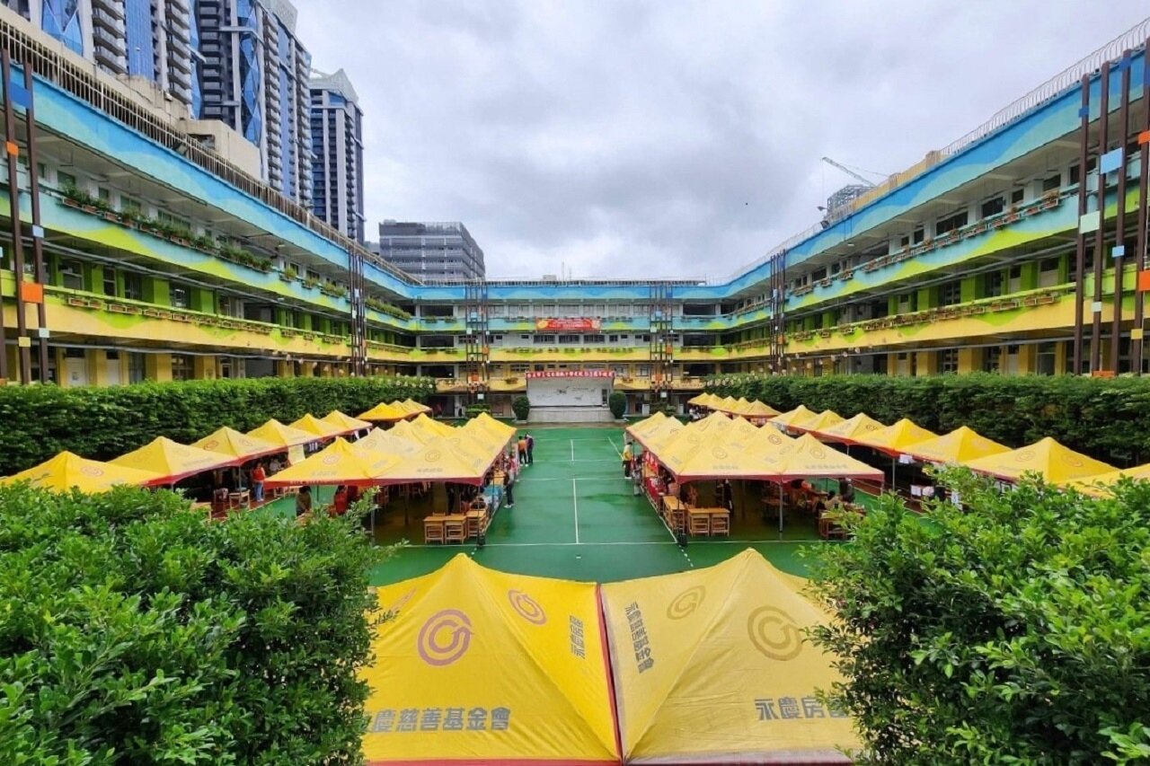 今年是台北市懷生雙語國中第53周年校慶,除了將雙語情境融入活動,還邀請到空軍政戰主任陳中將共襄盛舉,傳承重要校史及紀念精神。圖/永慶房產集團提供