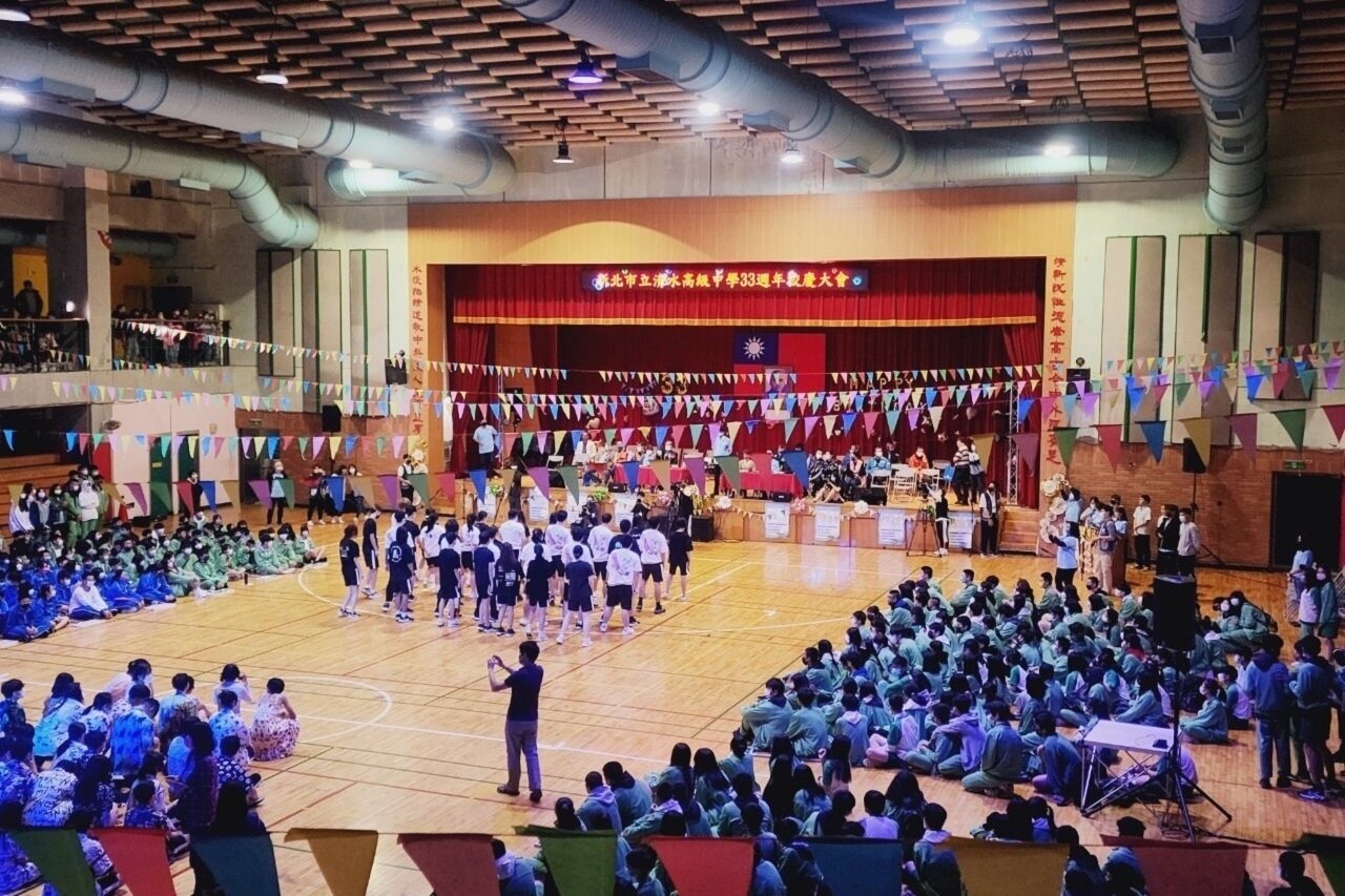 新北市清水高中設有科學館、體育館、圖書館及游泳池「三館一池」,讓學生能適才適性、展現多元潛能。新北市清水高中設有科學館、體育館、圖書館及游泳池「三館一池」,讓學生能適才適性、展現多元潛能。圖/永慶房產集團提供