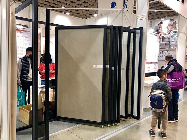 預售屋客變「增設0.5衛」 網看條件不挺:重買雙衛別瞎搞! 浴室牆版,節省裝修時間。圖/好房網News記者蔡佩蓉攝影