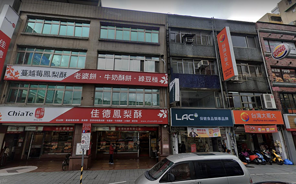 南京東路知名伴手禮名店佳德鳳梨酥旁的四層樓透天店面,今年7月以總價5.2億元轉售,創下實價登錄以來,松山區最高總價透天交易。圖/截自Google Map
