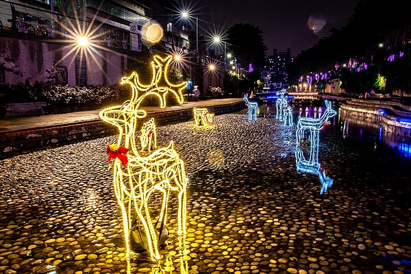 中港大排麋鹿現蹤河廊內。圖/新北市水利局提供