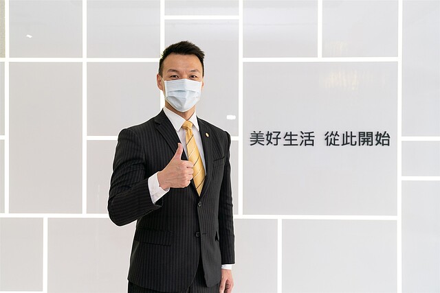 永慶房屋人資部協理塗振宏指出，永慶房屋的收入保障、師徒制度和透明的升遷制度，滿足上班族對「穩」、「順」、「升」的職場期待。