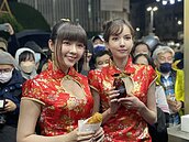 議員旗袍挖空和前AV女優發雞排　「成立性專區」回應了