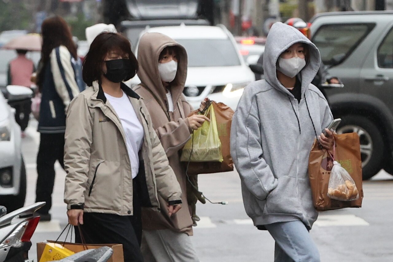 入冬後首波寒流報到，氣溫也會一路下探。記者黃仲裕／攝影 