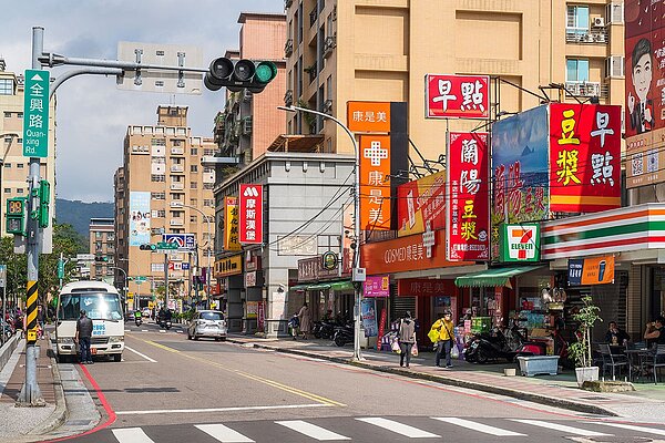 「明志書苑」基地周邊生活機能完善。圖/明志書苑提供