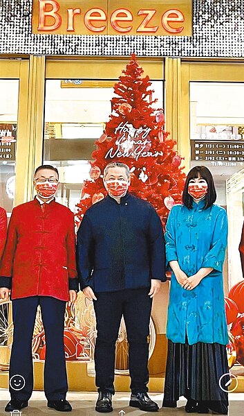 微風集團超零售生態圈功能再度放大,以微商城結合實體精品櫃位,將線下消費服務延續至線上。圖/微風集團提供