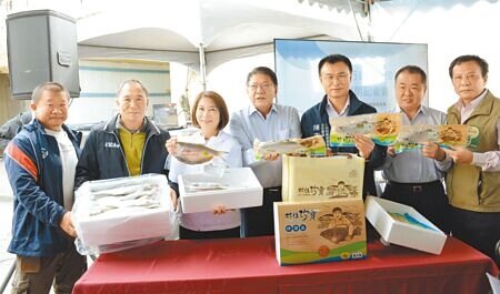 農委會攜手地方政府,加強冷鏈及加工技術,盼將午仔魚打入小家庭市場。(林和生攝)