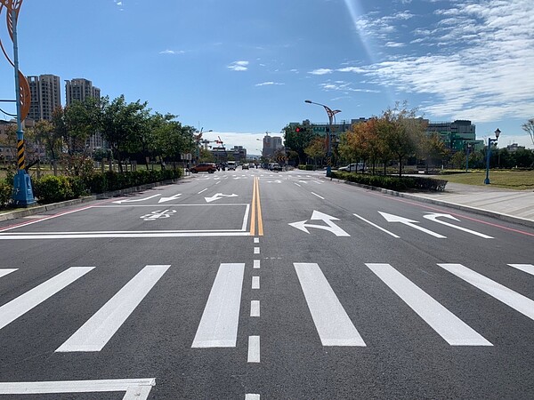 台中市進德路拓寬為四車道。圖／台中市府提供