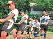 大熱天做運動　「樹蔭下最安全」