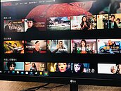 Netflix明年初開鍘「寄生帳號」！　非同住者額外收費狂寄驗證碼