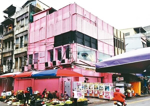 宜蘭縣地價評議委員會完成明年的土地現值評議作業,「地王」位於羅東鎮民權路93號路角,連續21年蟬聯宜蘭地王寶座,每坪149萬2600元。圖/讀者提供