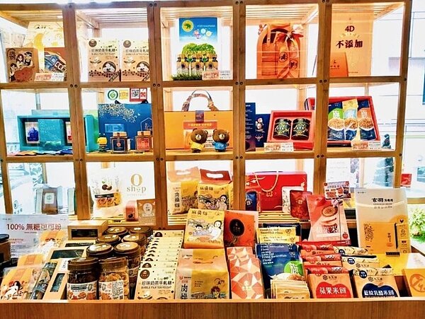 台中市好禮協會推出的「好禮幸福館」進駐台中捷運市政府站。圖/台中市政府提供