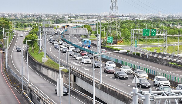 高公局透過大數據分析春節國道易壅塞時段路段,研擬規畫交通疏導措施。聯合報系資料照片