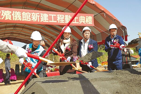 南投縣府斥資近4億元新建「生命禮儀園區」,提供更舒適治喪環境。(南投縣府提供)