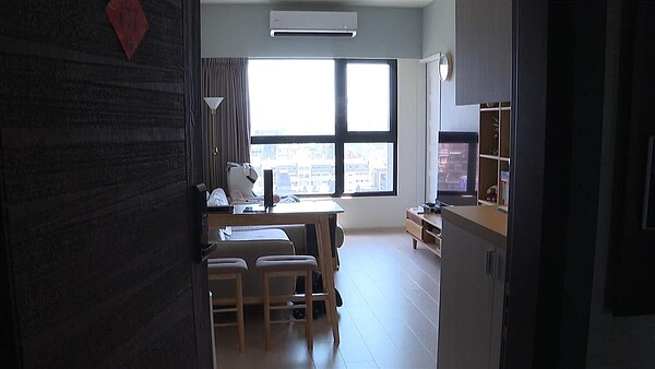 通膨加上高房價,很多年輕人說感覺買房的壓力越來越大。圖/東森新聞