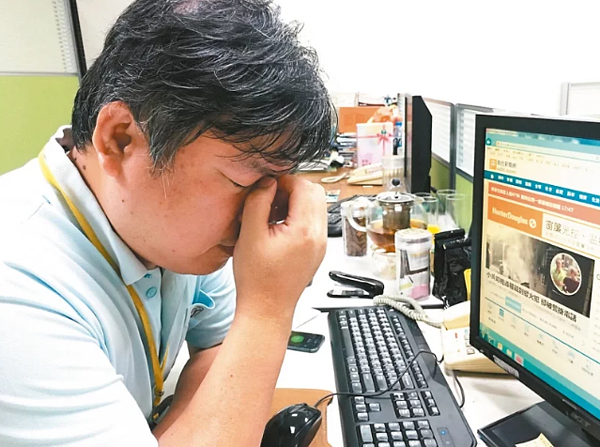 三軍總醫院眼科部一般眼科科主任呂大文提醒，急性青光眼若在秋冬好發，很容易有致盲性，若發作後8小時內沒有降眼壓，急性青光眼患者恐留下後遺症，嚴重者恐失明。聯合報系資料照