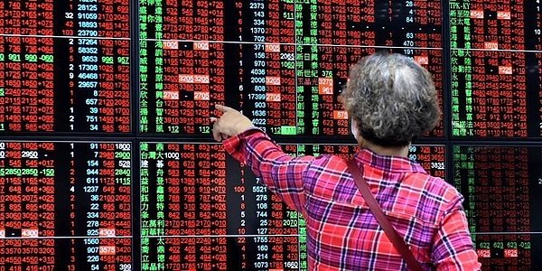 證交所提醒,明年112年1月7日及2月4日補行上班,但股市不交易亦不交割。圖/中時報系資料照片