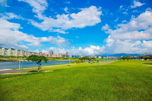 春節期間北市河濱禁止燃炮放煙火。圖/北市府提供