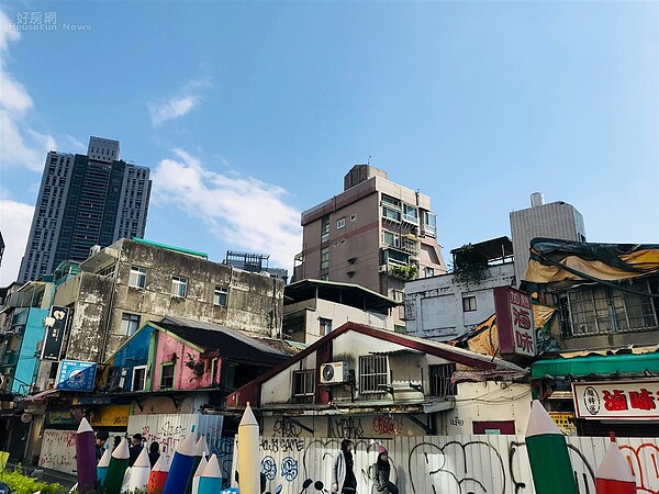 孝心100分卻母湯?4子女「拋棄繼承」留房給老母養老 律師急喊卡:恐落到親戚手中 網問8年級生放棄買房都等繼承,但實際狀況不太一樣,甚至有調查顯示年輕族群有積極進場買房的趨勢。圖/好房網News記者黃暐迪攝影