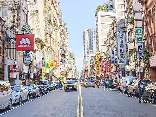 長安西路(環河北路至中山北路)施工後。圖/北市府提供