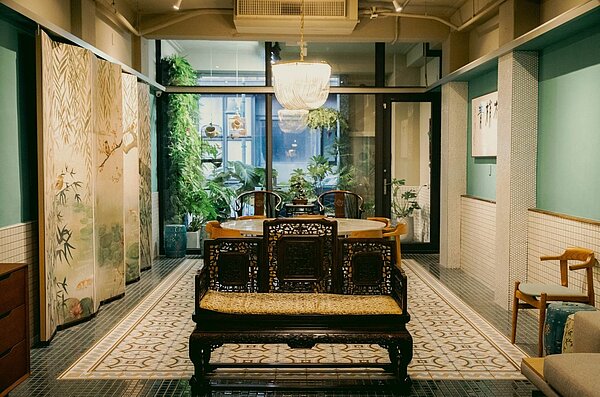 文化局透過歷史老屋再生補助重現老房子的文化價值。圖為柳梢青餐廳。圖/台中市政府提供