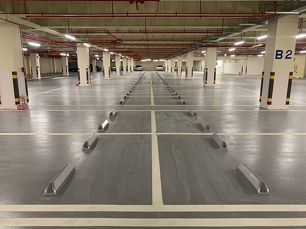 發生空襲時,台灣多處地下停車場即時防空避難所。記者翁唯真/攝影