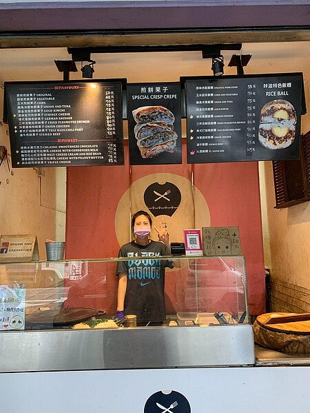 就是愛煎餅果子老闆。圖/林若瑋攝