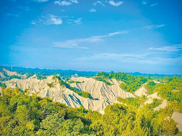 台南龍崎牛埔擁有獨特泥岩地質,台南市政府在2021年指定為自然地景。圖/台南社大提供