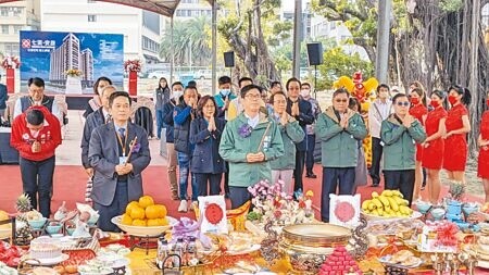 
國家住宅及都市更新中心30日舉行「七賢安居」動土儀式，未來七賢安居將會成為城中城大火受災戶的住宅選擇。（楊舒婷攝）
