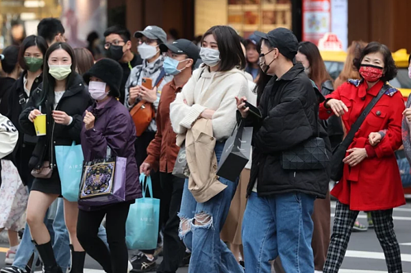 今晚跨年、明晨迎曙光活動因迎風面雲多、且偶有局部短暫雨，並不理想。聯合報資料照片