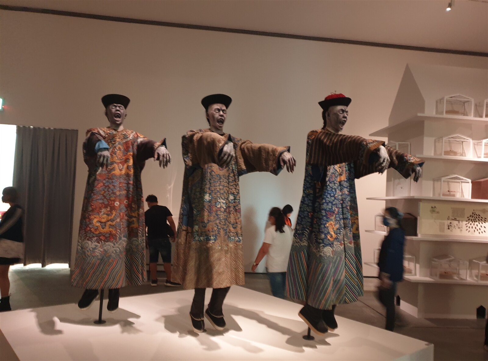 引爆殭屍話題的南美館「亞洲的地獄與幽魂」拿下2022公辦好展覽第三名。記者陳宛茜/攝影