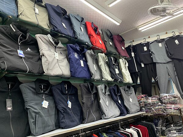 台北男裝行陳列多樣男裝商品。圖/林若瑋攝影