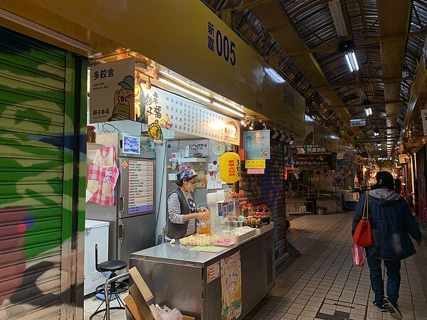 早早就開始營業的多餃舍。圖/林若瑋攝影