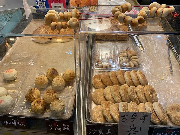 創新迷你收涎餅。圖/林若瑋攝影