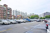 停車場月票飆漲　外地租客貴75%