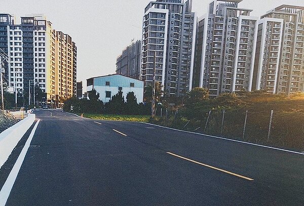 該路段已在去年底拓寬完成。圖/台中市建設局