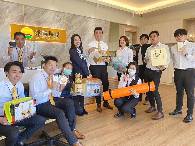 淡水區第一間永義房屋在葉志華店東帶領下，締造2200萬業績，聯賣業績就佔5成5，功不可沒。