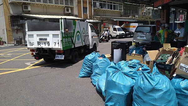 收集到許多資源回收物品。圖／截取自臺北市鄰里服務網
