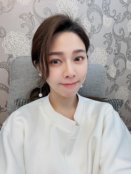 白家綺遭爆黑料。圖/摘自臉書