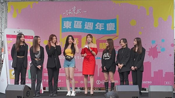 「混市集」與東區週年慶共同參與,配合台灣燈會在台北的活動,
本週起將分為兩個場地舉辦市集活動,要讓民眾獨享一站式娛樂。圖/截自混市集臉書