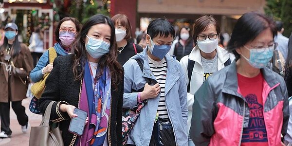 大陸防疫措施進一步解封,7日推出「新型冠狀病毒感染防控方案(第十版)」,將「新冠病毒肺炎」更名為「新冠病毒感染」,感染者將不再實施隔離措施。圖/中新社