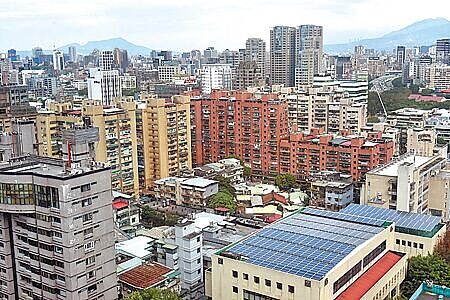 
立法院力拚13日前通過《平均地權條例》修正案。圖為大台北地區房地產。（本報資料照片）
