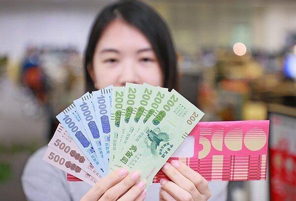 今年稅收超徵創高,「還稅於民」成為熱門議題。圖/聯合報系資料照片