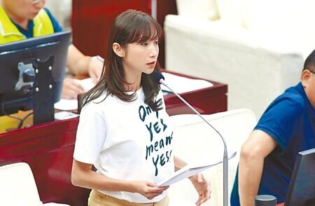 
台北市議員許淑華接獲許多民眾陳情，在抽中社會住宅後才遷戶籍，入住後發現周圍學區學校都已額滿，子女必須跨區就讀反而增加負擔。（本報資料照片）
