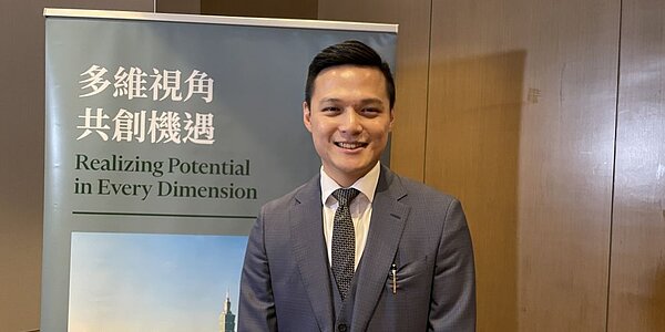 世邦魏理仕世代交替，今年33歲的林敬超正式接掌台灣總經理。圖／蔡惠芳