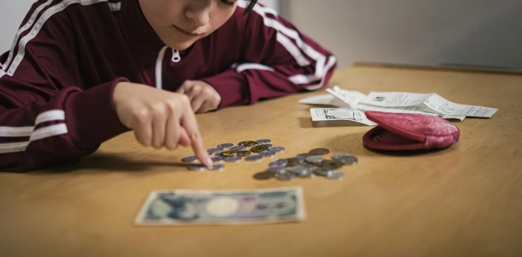 ▼原PO月薪7萬元,擔心3.8萬元房貸過於吃緊。(示意圖/pakutaso)