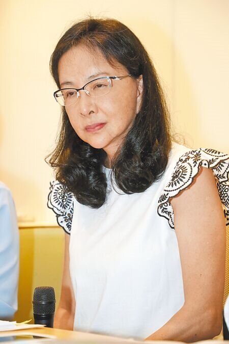 張淑娟痛批周玉蔻身為媒體人卻製造假新聞,應該封麥克風,退出媒體圈。(劉宗龍攝)